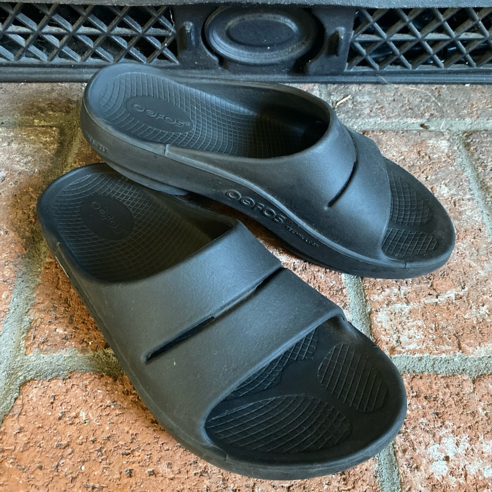 Oofos Black Sandals slides Recovery SZ 9